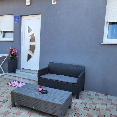 Vigo Apartman Pula Buitenkant foto