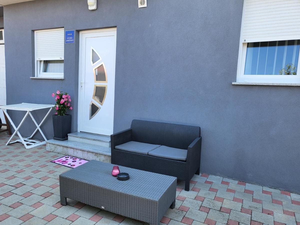 Vigo Apartman Pula Buitenkant foto